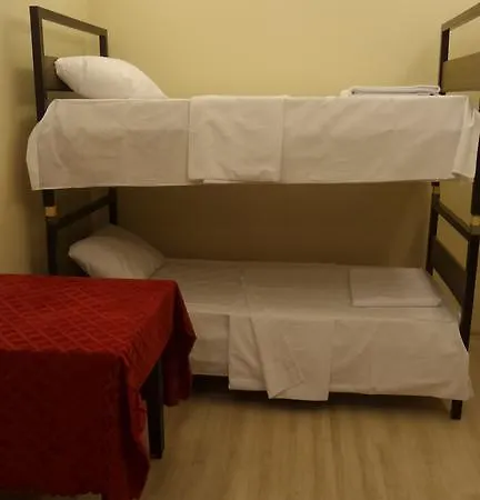 אכסניה Paxx Hotel&hostel (adults Only) *
