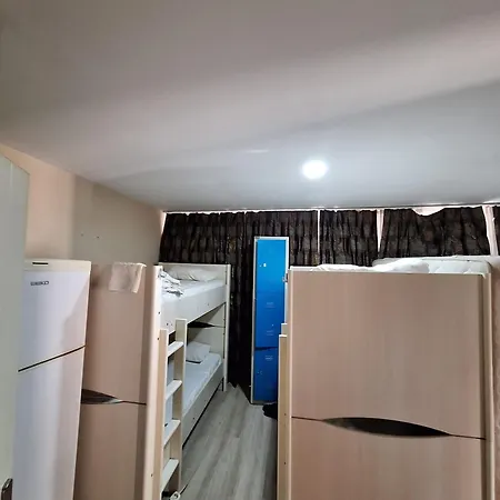 אכסניה Paxx Hotel&hostel (adults Only)