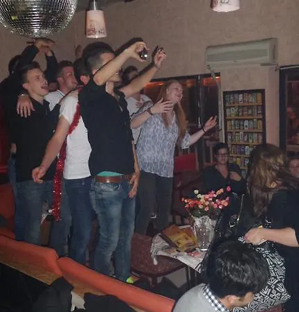 אכסניה Paxx Hotel&hostel (adults Only)