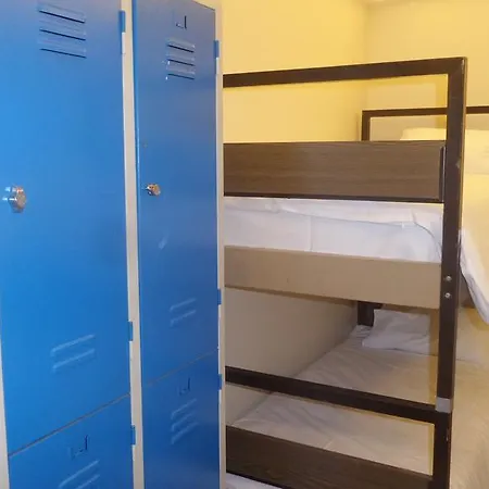 אכסניה Paxx Hotel&hostel (adults Only) *