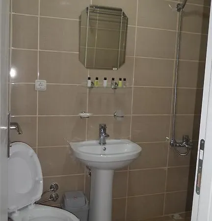 אכסניה Paxx Hotel&hostel (adults Only) *